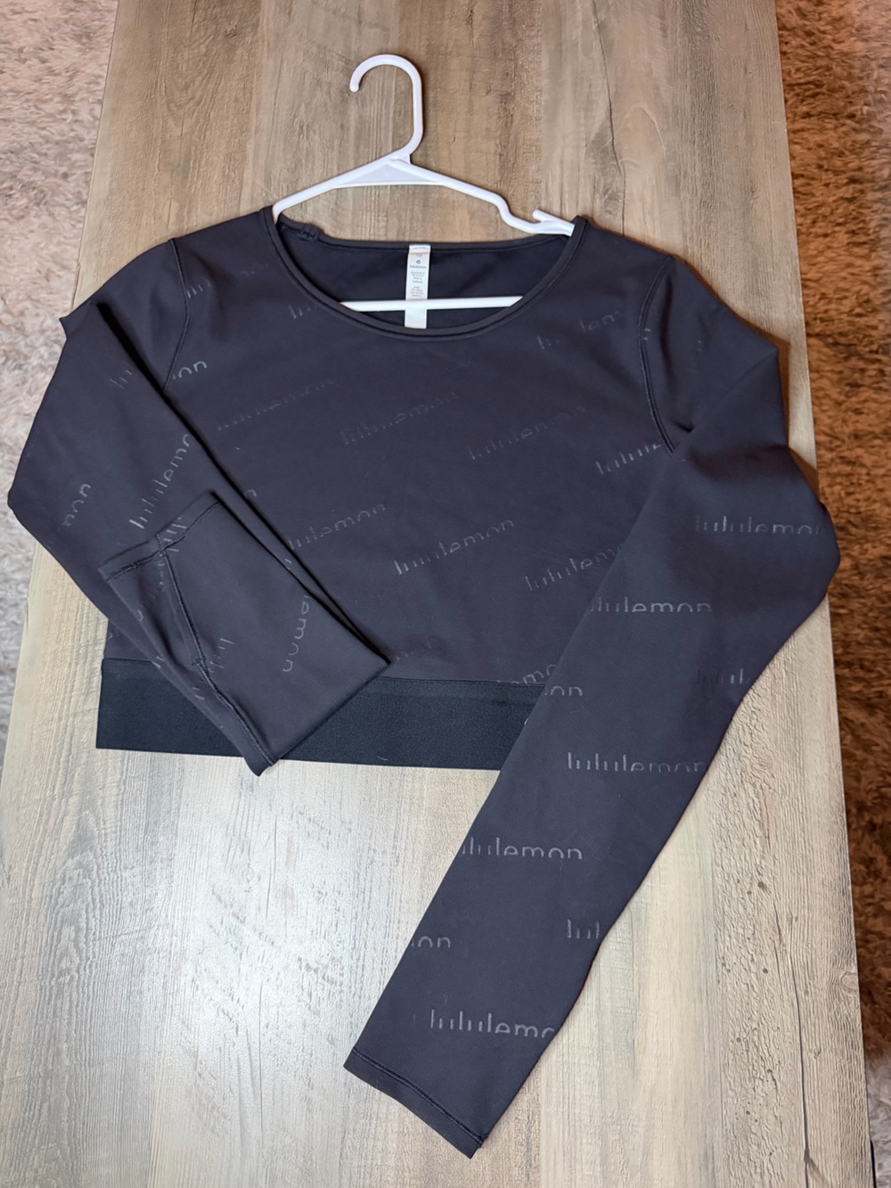 🦄✨ RARE Lululemon Wunder Train Crop LS *Emboss Sz 10 *black & wordmark w/ gold*